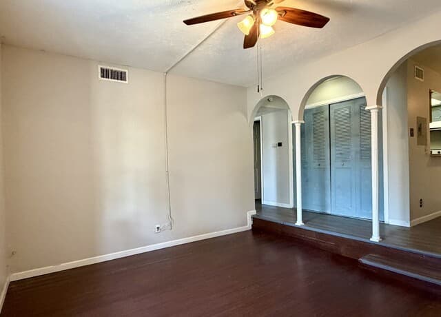 2-bedroom rental at 170 De Chantle Unit 107 in San Antonio, TX — photo 2
