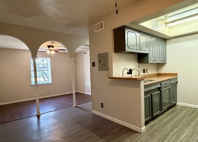 2-bedroom rental at 170 De Chantle Unit 107 in San Antonio, TX — photo 3
