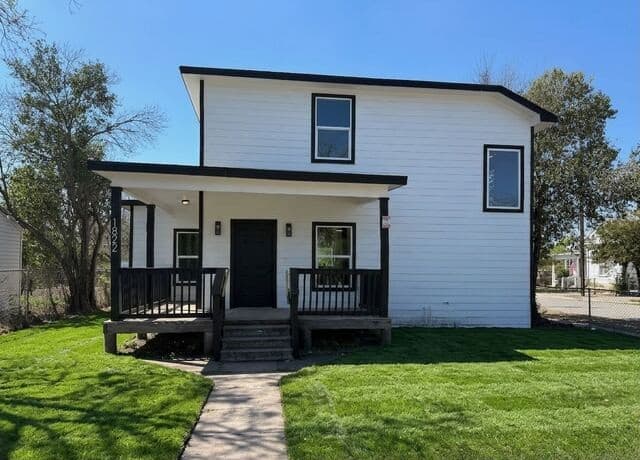 3-bedroom rental at 1822 Monterey in San Antonio, TX — photo 1
