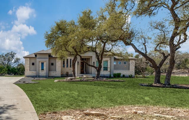 4-bedroom rental at 230 Sabella in Spring Branch, TX — photo 1