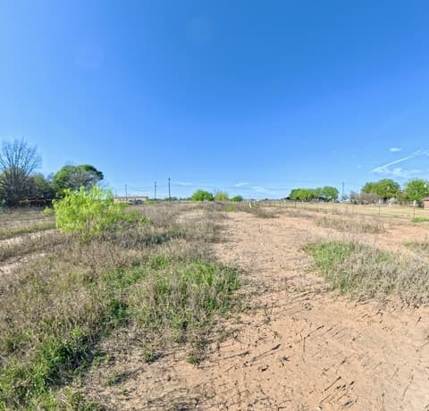 rental at 0 County Road 664 in Devine, TX — photo 5