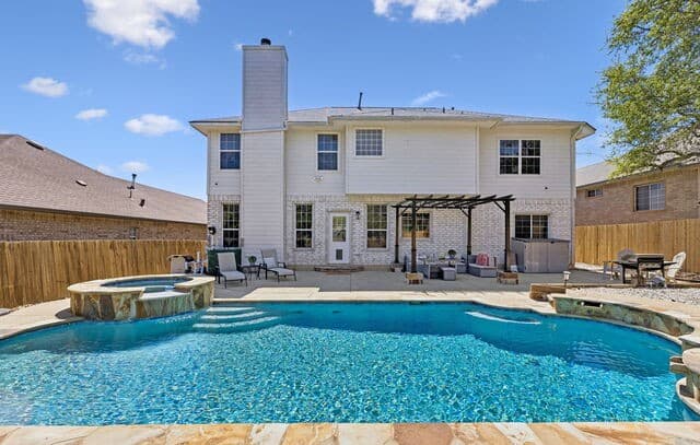 5-bedroom rental at 2515 Slickrock Way in San Antonio, TX — photo 3