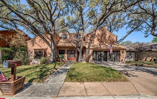 3-bedroom rental at 15439 River Bnd in San Antonio, TX — photo 1