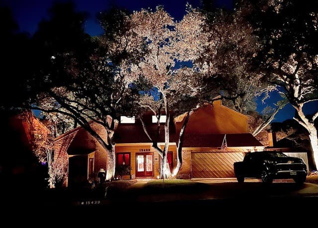 3-bedroom rental at 15439 River Bnd in San Antonio, TX — photo 2