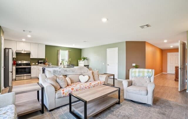 4-bedroom rental at 13118 Levi Ter in San Antonio, TX — photo 5