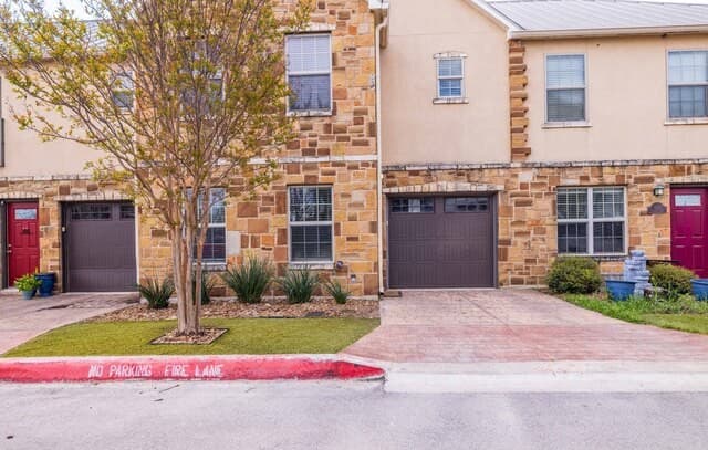 2-bedroom rental at 1113 Paniolo Dr in Boerne, TX — photo 1