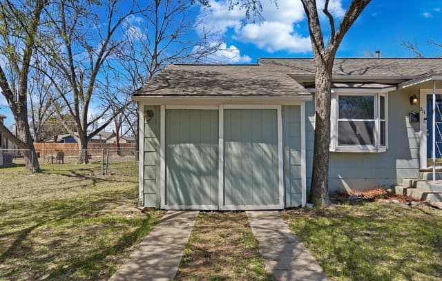 2-bedroom rental at 211 Brooks in Schertz, TX — photo 5
