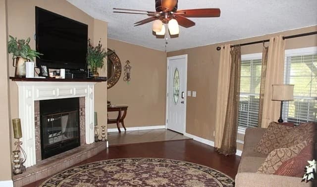 4-bedroom rental at 307 Homeridge in La Vernia, TX — photo 3