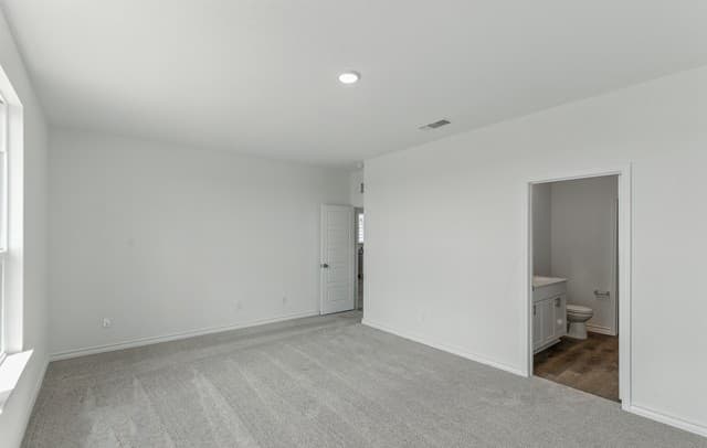 4-bedroom rental at 8224 Smithers Avenue in San Antonio, TX — photo 2