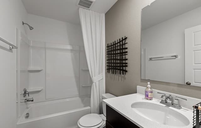 4-bedroom rental at 12325 Vaquera Bend in San Antonio, TX — photo 3