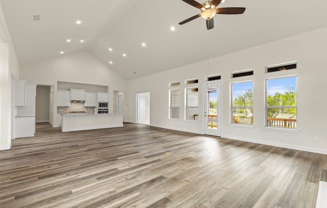 4-bedroom rental at 649 Legend Park in Castroville, TX — photo 4