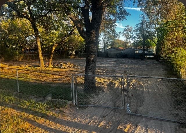 rental at 369 Gateway in Poteet, TX — photo 1