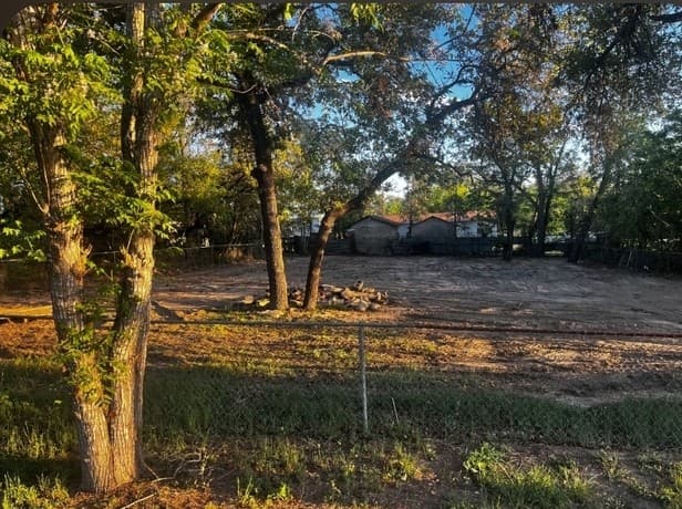 rental at 369 Gateway in Poteet, TX — photo 3