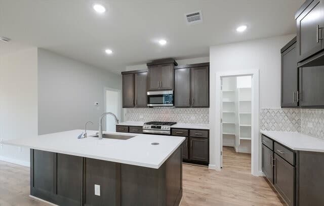 4-bedroom rental at 6027 Calgary Park in San Antonio, TX — photo 3