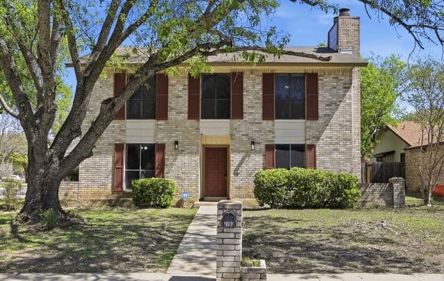 3-bedroom rental at 2703 Red Tree in San Antonio, TX — photo 1