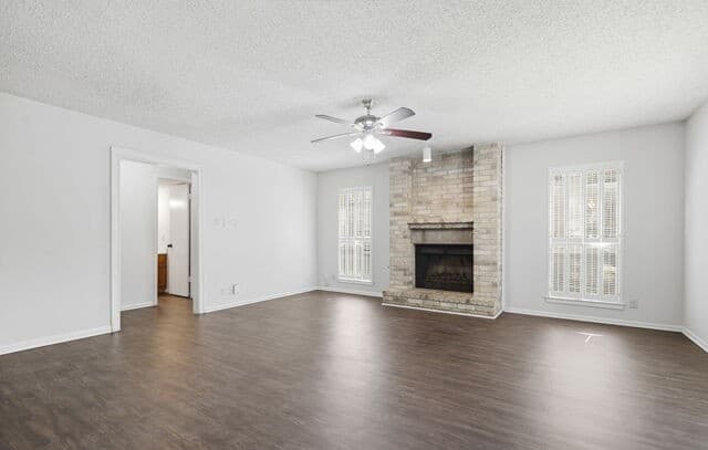 3-bedroom rental at 2703 Red Tree in San Antonio, TX — photo 3