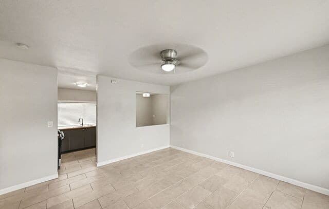 3-bedroom rental at 6034 Castle Hunt in San Antonio, TX — photo 4