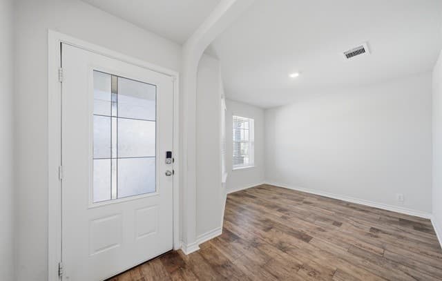 4-bedroom rental at 6820 Kingsley Edge in San Antonio, TX — photo 3