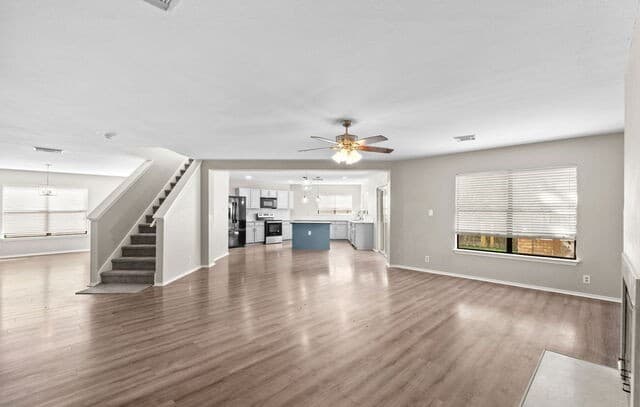 4-bedroom rental at 7051 Shadow Run in San Antonio, TX — photo 3