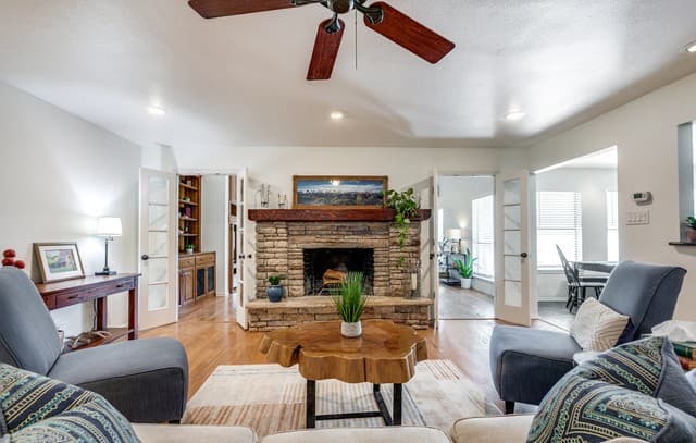 6-bedroom rental at 26820 Autumn Gln in Boerne, TX — photo 5