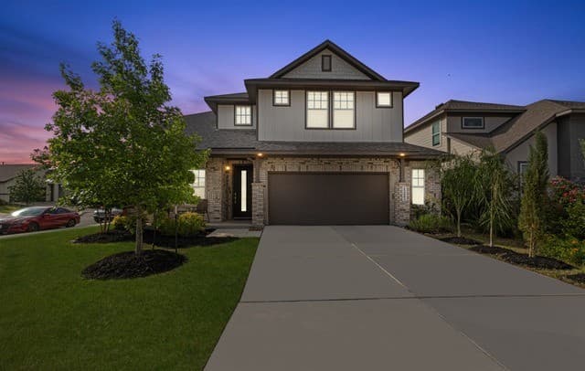 4-bedroom rental at 12402 Mineshaft in San Antonio, TX — photo 3