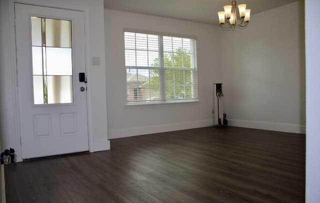5-bedroom rental at 13048 Maestro Spark in San Antonio, TX — photo 2