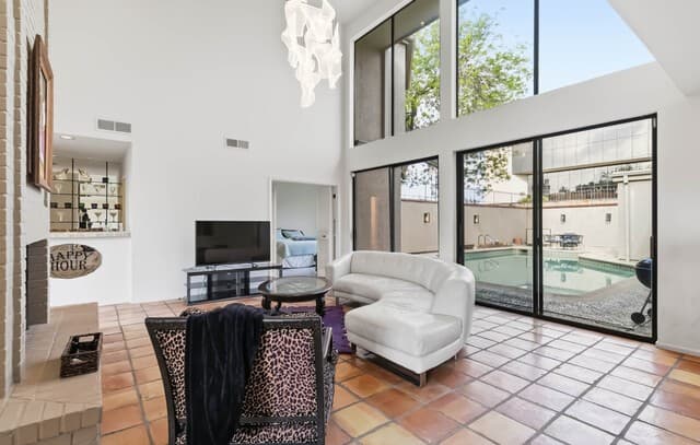 3-bedroom rental at 7609 N Songbird in San Antonio, TX — photo 2