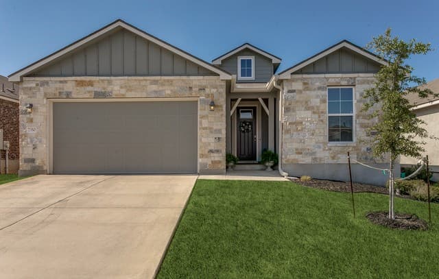 4-bedroom rental at 7350 Walkers Loop in Live Oak, TX — photo 3