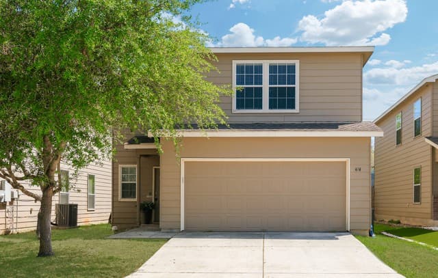 4-bedroom rental at 474 Walnut Crest in Selma, TX — photo 1