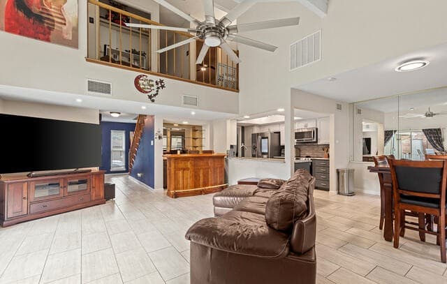 3-bedroom rental at 7635 Tippit in San Antonio, TX — photo 3