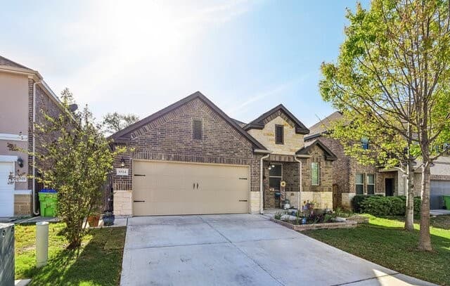4-bedroom rental at 8814 White Crown in San Antonio, TX — photo 1