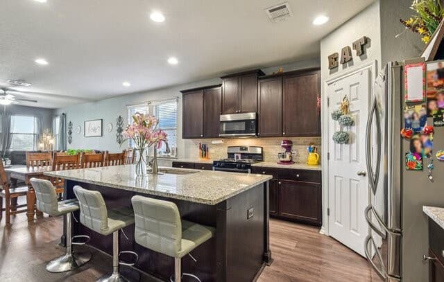4-bedroom rental at 8814 White Crown in San Antonio, TX — photo 4