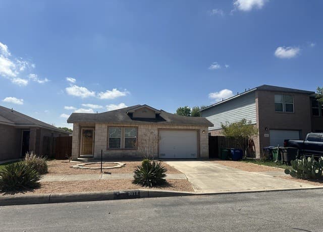3-bedroom rental at 2014 Mission Eagle in San Antonio, TX — photo 1