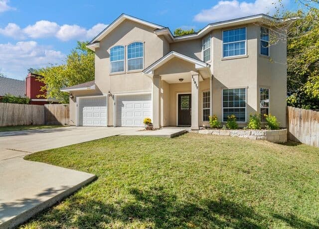 3-bedroom rental at 11917 Flame Tree Cove in San Antonio, TX — photo 2