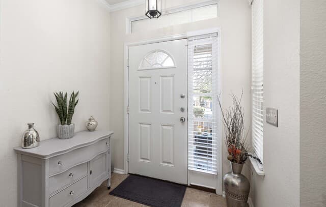 3-bedroom rental at 2644 Grayson Way in San Antonio, TX — photo 3