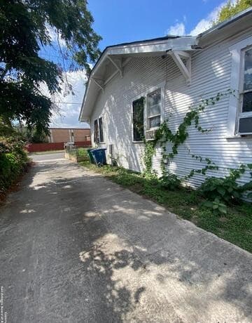 rental at 2019 Martin Luther King in San Antonio, TX — photo 3