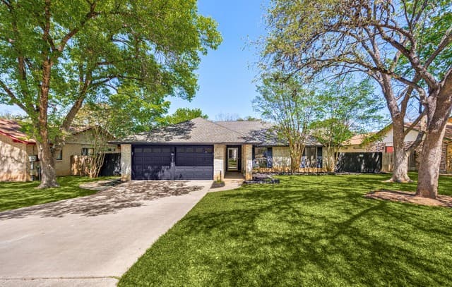 3-bedroom rental at 14219 Chadbourne in San Antonio, TX — photo 4
