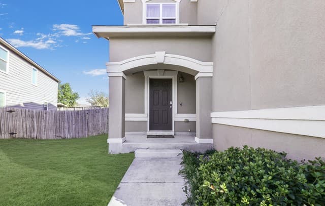 3-bedroom rental at 7006 Pescala Ridge in San Antonio, TX — photo 3