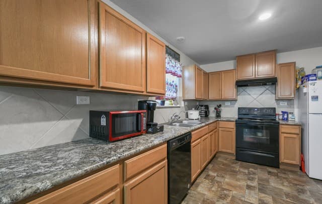 3-bedroom rental at 7006 Pescala Ridge in San Antonio, TX — photo 5