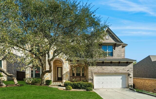 5-bedroom rental at 1018 Olivia View in San Antonio, TX — photo 1
