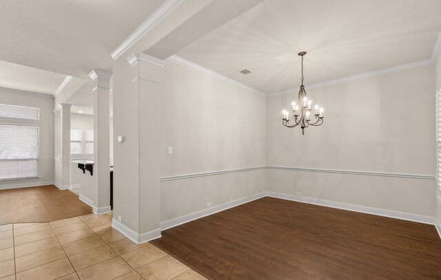 5-bedroom rental at 1018 Olivia View in San Antonio, TX — photo 4