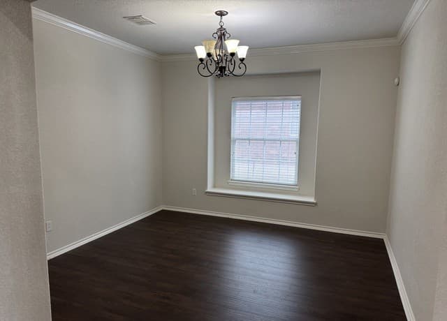 4-bedroom rental at 26119 Starling Hill in San Antonio, TX — photo 5