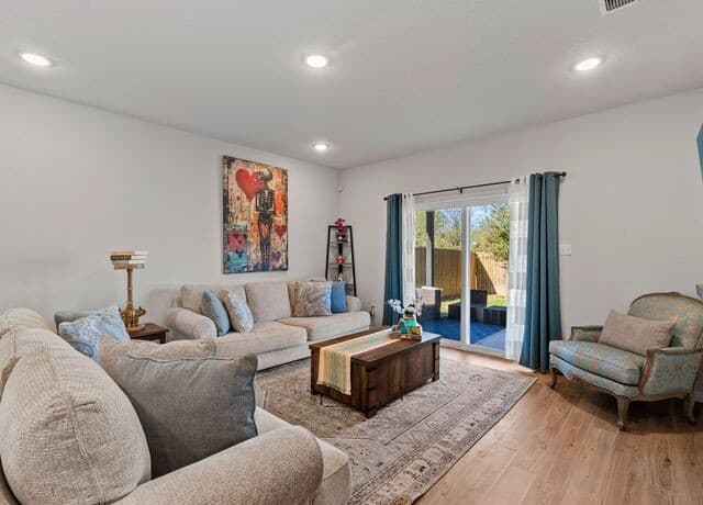 4-bedroom rental at 5315 Tourmaline Loop in San Antonio, TX — photo 3