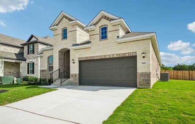 4-bedroom rental at 11403 Feather Vale in San Antonio, TX — photo 2