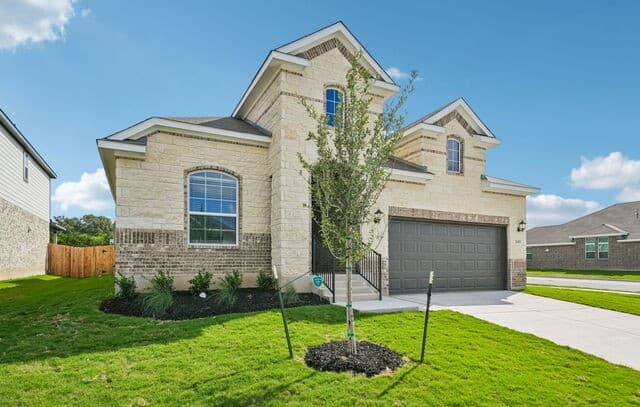 4-bedroom rental at 11403 Feather Vale in San Antonio, TX — photo 3