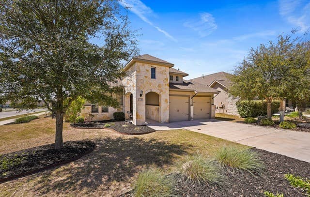 3-bedroom rental at 118 Escondido in Boerne, TX — photo 2