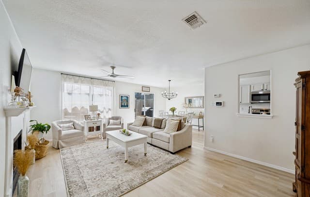 3-bedroom rental at 6073 Bantry Bay in San Antonio, TX — photo 1