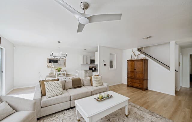3-bedroom rental at 6073 Bantry Bay in San Antonio, TX — photo 2