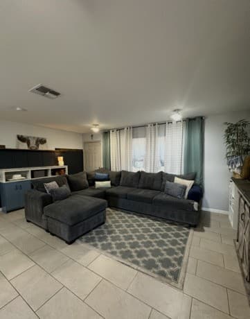 4-bedroom rental at 347 Barbuda in San Antonio, TX — photo 4