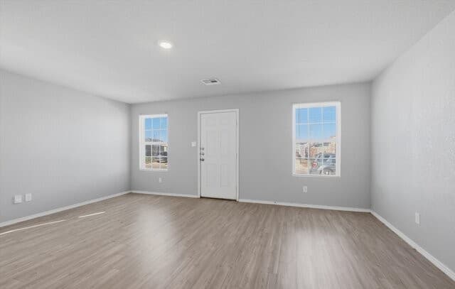 3-bedroom rental at 8110 Serro Medina in San Antonio, TX — photo 2